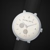 Montre chronographe homme Médina Horlova – sur fond noir, cadran crème à compteurs, bracelet cuir noir