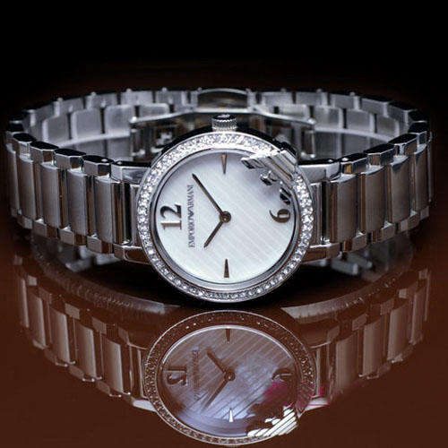 Montre femme Emporio Armani réf. AR0746, mouvement quartz, boîtier 28 mm, acier inoxydable – deuxième vue