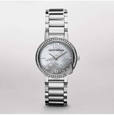 Montre femme Emporio Armani réf. AR0746, mouvement quartz, boîtier 28 mm, acier inoxydable – troisième vue