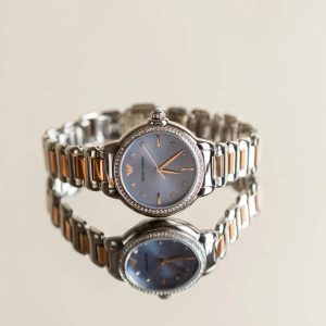 Montre femme Emporio Armani Bleutée réf. AR11597, mouvement quartz, boîtier 32 mm, acier inoxydable – deuxième vue