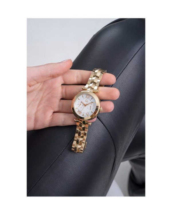 Montre femme Gc réf. Y92002L1MF, chronographe quartz, boîtier 36,5 mm, acier inoxydable, verre minéral – troisième vue