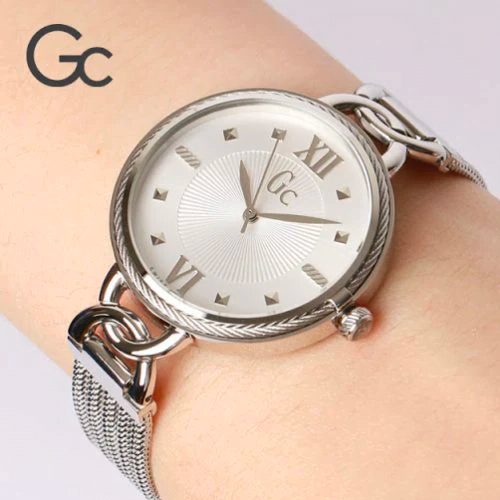 Montre femme Gc réf. Y67001L1MF, mouvement quartz, acier inoxydable, verre saphir – vue principale, Horlova Maroc