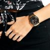 Montre femme Guess réf. W1053L7, mouvement quartz, boîtier 41 mm, silicone, verre minéral, étanche 50 m – vue principale, Horlova Maroc