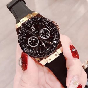 Montre femme Guess réf. W1053L7, mouvement quartz, boîtier 41 mm, silicone, verre minéral, étanche 50 m – deuxième vue