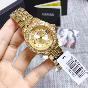 Montre femme Guess réf. W85110L1, mouvement quartz, boîtier 45 mm, acier inoxydable, étanche 100 m – deuxième vue