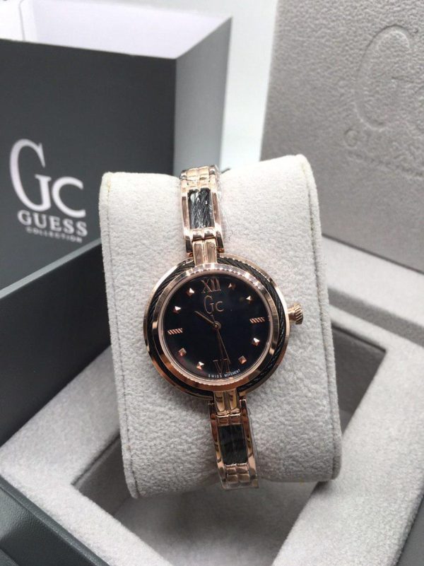 Montre femme Guess Cablebijou réf. Y39002L7, boîtier 30 mm, acier inoxydable, verre minéral – quatrième vue