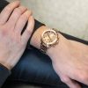 Montre femme Guess Cosmic réf. GW0465L2, chronographe quartz, boîtier 36 mm, acier inoxydable, verre minéral, étanche 30 m – troisième vue