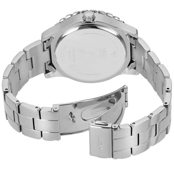 Montre femme Guess Dazzler 40 mm réf. W0335L1, cadran argenté, bracelet acier – vue rapprochée