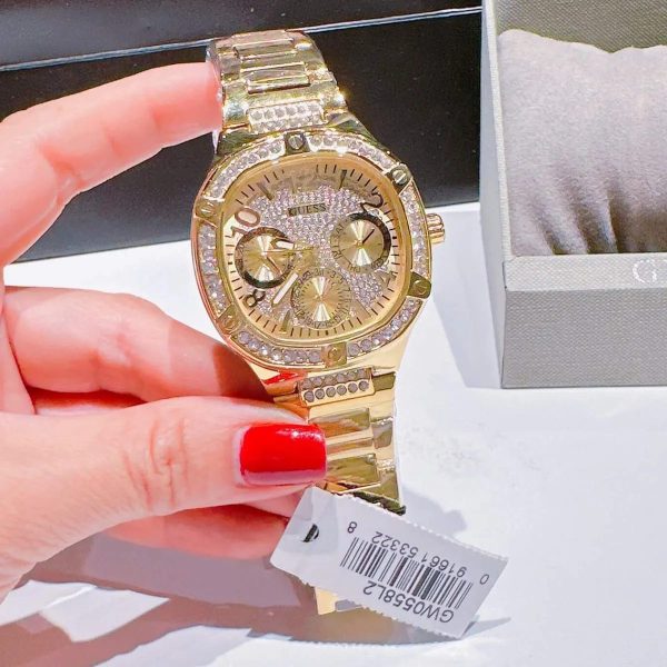 Montre femme Guess Duchess réf. GW0558L2, mouvement quartz, boîtier 40 mm, acier inoxydable, étanche 30 m – troisième vue