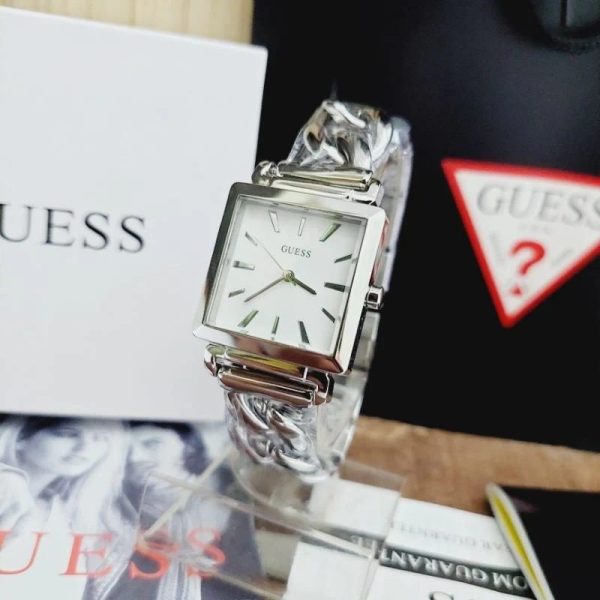Montre femme Guess Féminité réf. W1029L1, mouvement quartz, boîtier 28 mm, acier inoxydable, verre minéral – troisième vue