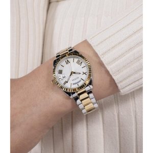Montre femme Guess Luna 36 mm réf. GW0308L6, cadran blanc, bracelet acier – vue de trois-quarts