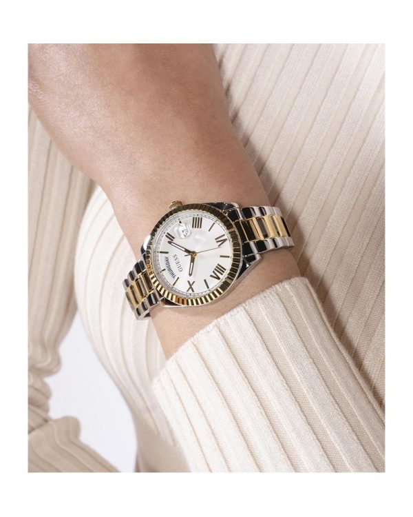 Montre femme Guess Luna 36 mm réf. GW0308L6, cadran blanc, bracelet acier – vue rapprochée