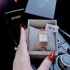 Montre femme Guess Vanity Diamonds réf. W1030L4, mouvement quartz, boîtier 28 mm, acier inoxydable, verre minéral – troisième vue