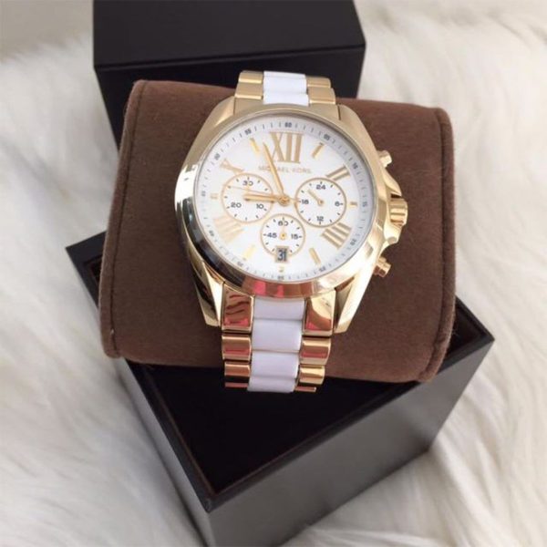Montre femme Michael Kors Bradshaw réf. MK5743, boîtier 43 mm, acier inoxydable, verre minéral – troisième vue