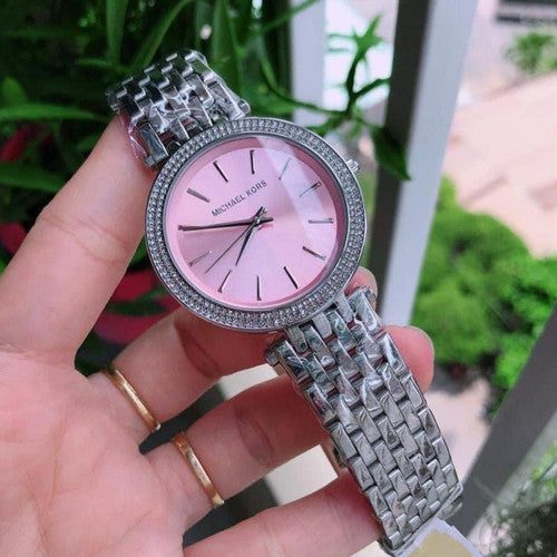 Montre femme Michael Kors Darci réf. MK3352, mouvement quartz, boîtier 39 mm, acier inoxydable, verre minéral, étanche 50 m – quatrième vue
