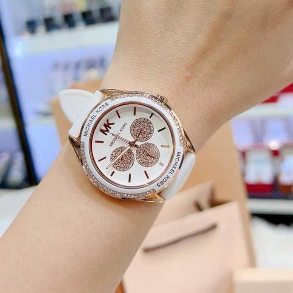 Montre femme Michael Kors Jessa réf. MK6945, mouvement quartz, boîtier 40 mm, silicone, étanche 50 m – quatrième vue