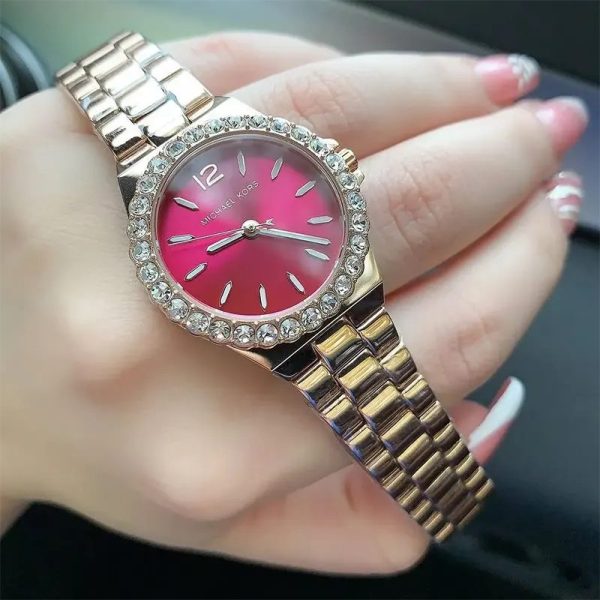 Montre femme Michael Kors Lennox réf. MK7396, mouvement quartz, boîtier 30 mm, acier inoxydable – troisième vue