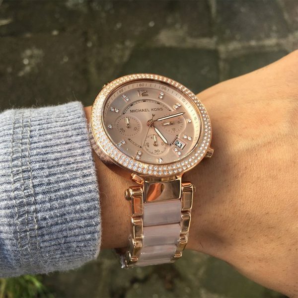 Montre femme Michael Kors Parker réf. MK5896, chronographe quartz, boîtier 39 mm, acier inoxydable, verre minéral – troisième vue