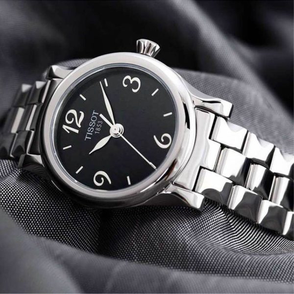 Montre femme Tissot réf. T0282101105700, mouvement quartz, boîtier 28 mm, acier inoxydable, verre saphir – vue principale, Horlova Maroc