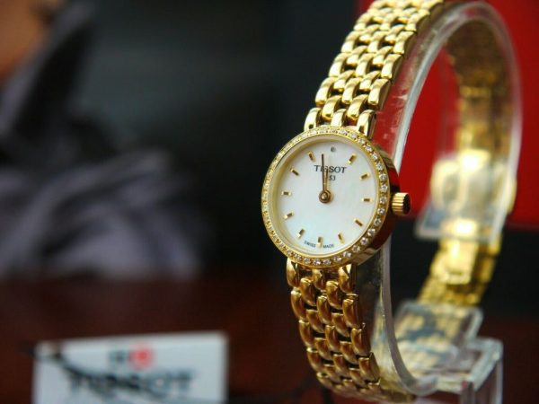 Montre femme Tissot Lovely réf. T058.009.63.116.00, mouvement quartz, acier inoxydable, verre saphir – vue principale, Horlova Maroc