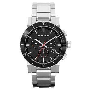 Montre homme Burberry The City 42 mm réf. BU9380, cadran noir, bracelet acier – vue de trois-quarts