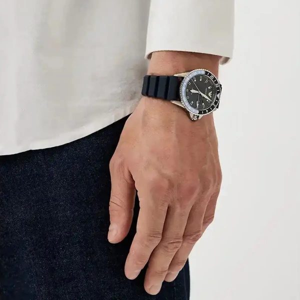 Montre homme Emporio Armani réf. AR11592, mouvement quartz, boîtier 42 mm, silicone, étanche 100 m – vue principale, Horlova Maroc