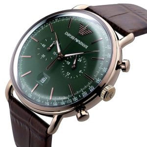 Montre homme Emporio Armani 43 mm réf. AR11334, cadran vert, bracelet cuir – vue de trois-quarts