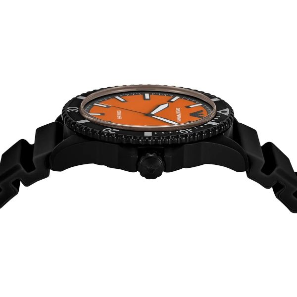 Montre homme Emporio Armani Audacieux réf. AR11684, mouvement quartz, boîtier 42 mm, silicone, étanche 100 m – quatrième vue