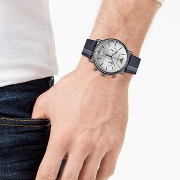 Montre homme Emporio Armani Aviator réf. AR11202, chronographe quartz, boîtier 43 mm, acier inoxydable, cuir – troisième vue