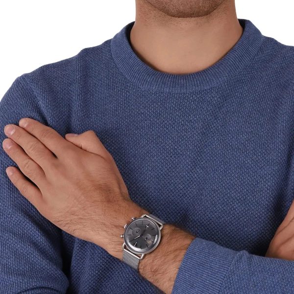 Montre homme Emporio Armani Aviator réf. AR11388, mouvement quartz, boîtier 43 mm, acier inoxydable, maille milanaise – quatrième vue