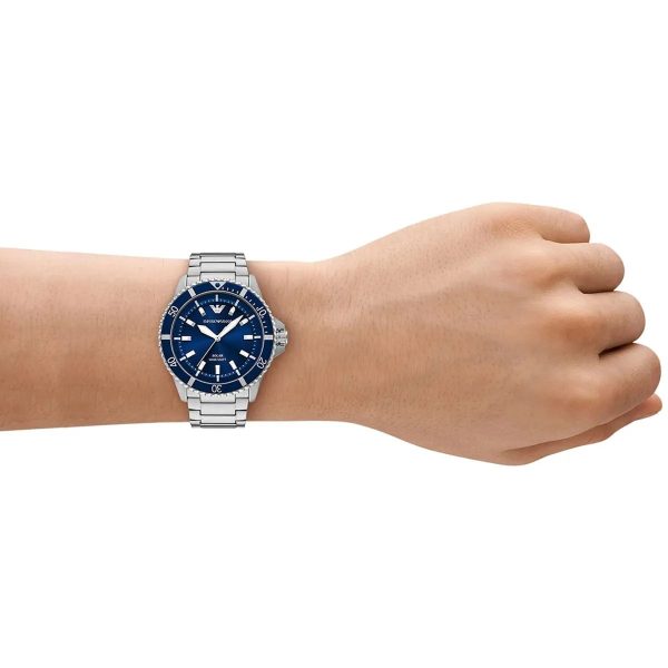 Montre homme Emporio Armani World Explorer réf. AR11697, mouvement quartz, boîtier 42 mm, acier inoxydable, étanche 100 m – deuxième vue
