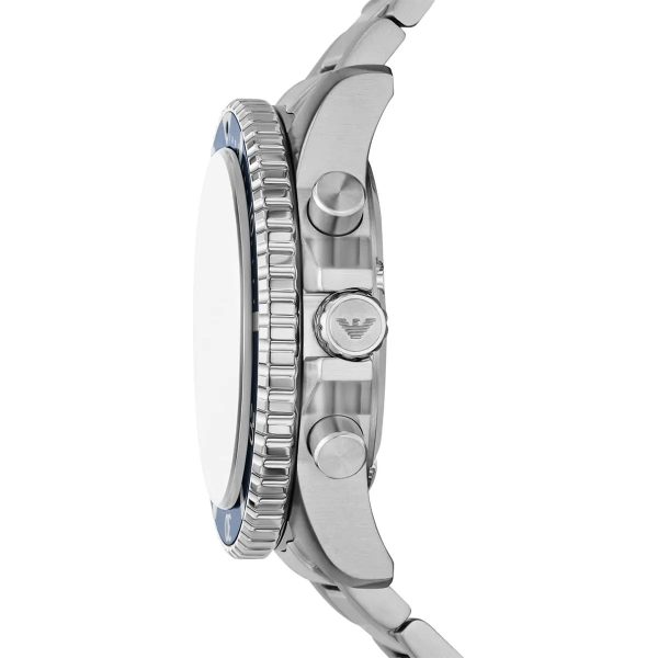 Montre homme Emporio Armani World Explorer Solar 43.5 mm réf. AR11681, bracelet acier – vue rapprochée