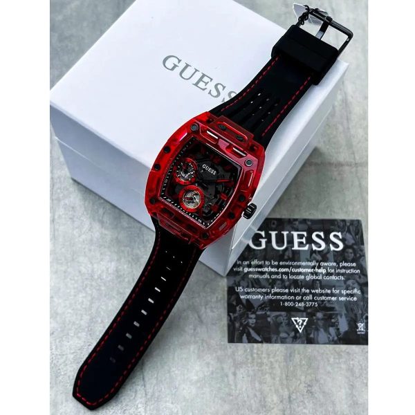 Montre homme Guess réf. GW0499G4, mouvement quartz, boîtier 41,5 mm, silicone – quatrième vue