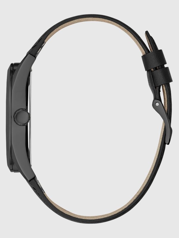 Montre homme Guess 42 mm réf. GW0389G4, cadran noir, bracelet cuir, mouvement quartz – vue de trois-quarts