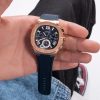 Montre homme Guess réf. GW0571G2, mouvement quartz, boîtier 42 mm, silicone, étanche 50 m – troisième vue