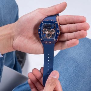 Montre homme Guess réf. GW0203G7, mouvement quartz, boîtier 43 mm, silicone – deuxième vue
