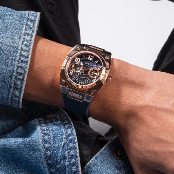 Montre homme Guess réf. GW0569G3, mouvement quartz, boîtier 43 mm, silicone – vue principale, Horlova Maroc