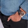 Montre homme Guess réf. GW0569G3, mouvement quartz, boîtier 43 mm, silicone – troisième vue