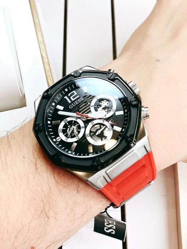 Montre homme Guess réf. GW0263G3, chronographe quartz, boîtier 44 mm, acier inoxydable, silicone – deuxième vue