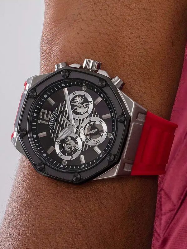 Montre homme Guess réf. GW0263G3, chronographe quartz, boîtier 44 mm, acier inoxydable, silicone – troisième vue