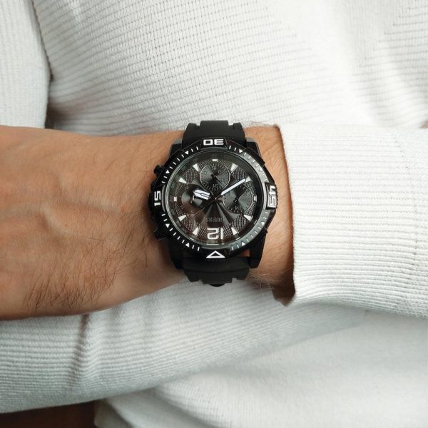 Montre homme Guess Audacieux réf. W0211G3, mouvement quartz, boîtier 44 mm, acier inoxydable, silicone – vue principale, Horlova Maroc