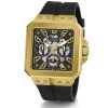 Montre homme Guess Design Carré 42 mm réf. GW0637G2, cadran noir, bracelet caoutchouc – vue de trois-quarts