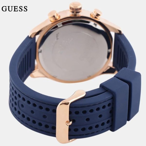 Montre homme Guess Fleet 44 mm réf. W0971G3, cadran bleu, mouvement quartz chronographe – vue rapprochée