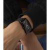 Montre homme Guess Maillé 34 mm réf. GW0898G3, cadran noir, bracelet maille milanaise – vue de trois-quarts