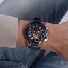 Montre homme Guess Matrix réf. GW0423G4, chronographe quartz, acier inoxydable, silicone – quatrième vue