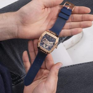 Montre homme Guess Phoenix réf. GW0202G4, mouvement quartz, boîtier 43 mm, silicone – deuxième vue