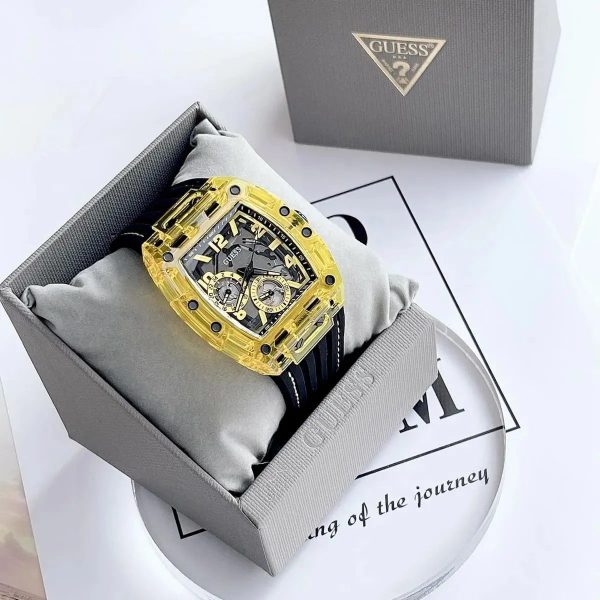 Montre homme Guess Phoenix Unisexe réf. GW0499G2, mouvement quartz, boîtier 44 mm, silicone, étanche 30 m – troisième vue
