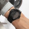 Montre homme Guess Rebel réf. GW0622G2, mouvement quartz, boîtier 42 mm, silicone, verre minéral – deuxième vue