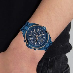 Montre homme Guess Surge réf. W1258G3, chronographe quartz, boîtier 46 mm, acier inoxydable – vue principale, Horlova Maroc