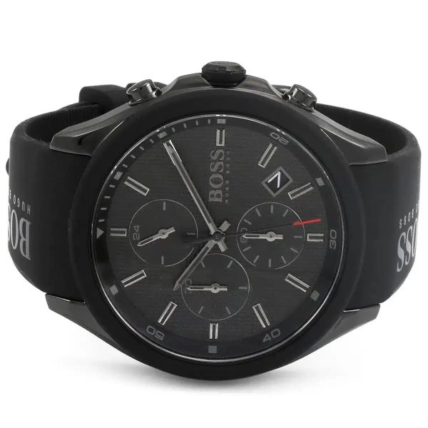Montre homme Hugo Boss 44 mm réf. 1513720, cadran noir, bracelet caoutchouc – vue de trois-quarts